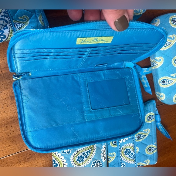 Vera Bradley bundle- retired" Bermuda Blue" paisley pattern x 6 pieces - Picture 2 of 2